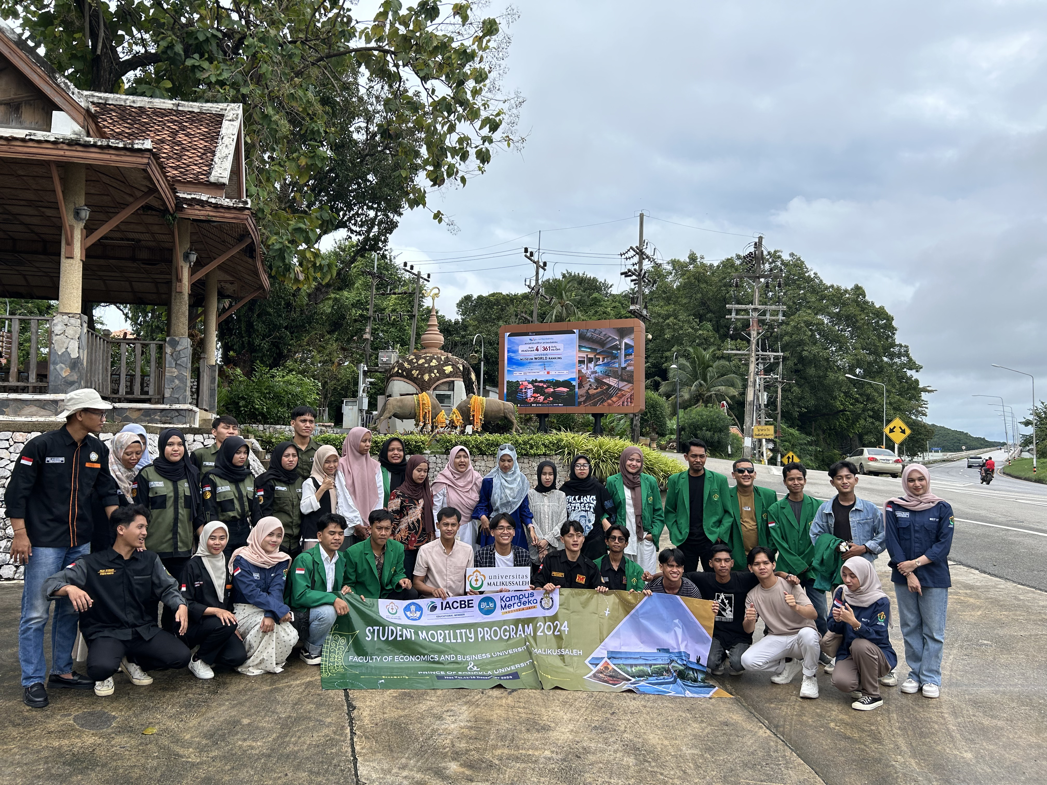 Mahasiswa dan Dosen Teknik Sipil Unimal Kunjungi Songkla Folklore Museum di Thailand