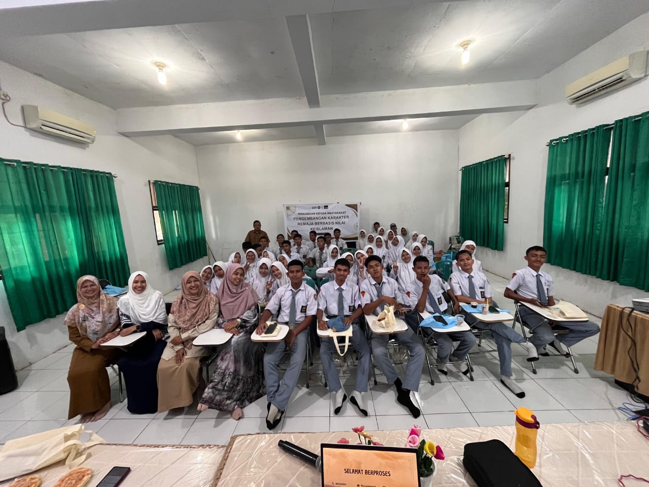 Dosen Teknik Unimal Kuatkan Karakter Siswa Berbasis Nilai Keislaman di Lhokseumawe