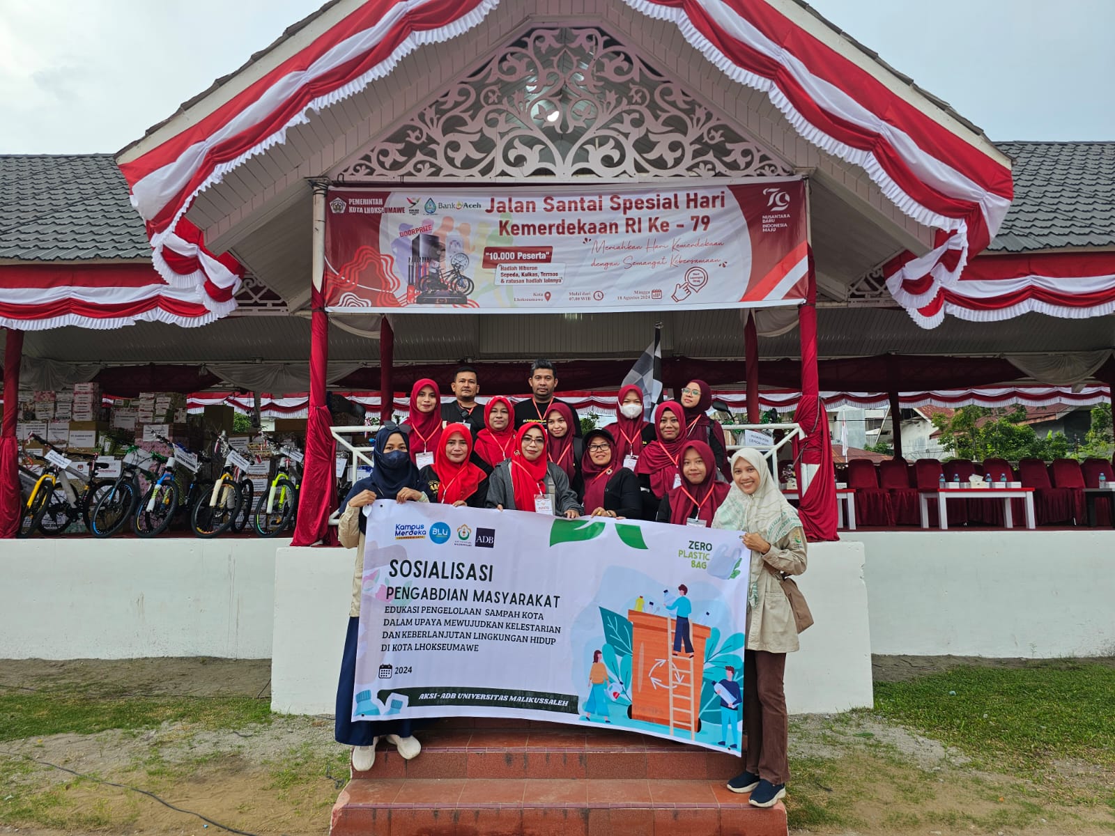 Dosen Unimal Adakan Aksi Edukasi Pengelolaan Sampah Kota Lhokseumawe. Foto: Ist.